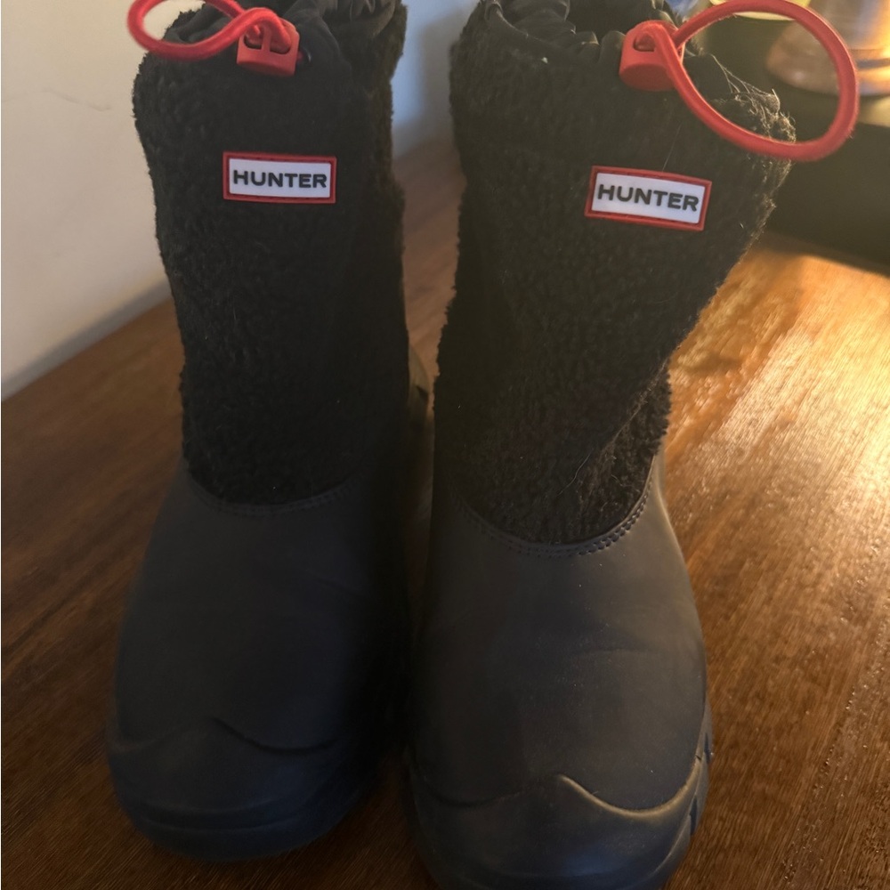 Hunter Kids Black Boots Size 4 - Perfect for Winter/Rain/Outdoor adventures!